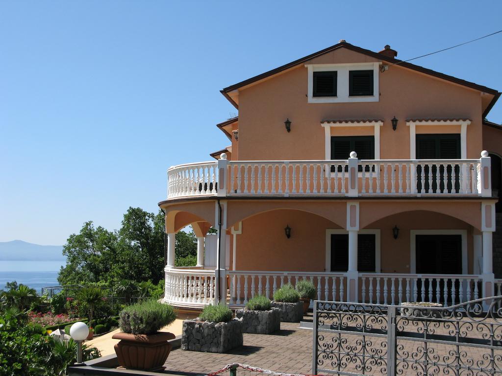 Bed And Breakfast Villa Iris Moscenicka Draga Ngoại thất bức ảnh